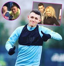 England star phil foden and his childhood sweetheart rebecca cooke had their first child ronnie in january 2019, while foden was 18 years old. Who Is Phil Foden Girlfriend Details On Baby Parents Salary