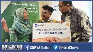 Axa Mandiri Bayarkan Klaim Ke Hajar Rosliana Senilai Rp 1 86 Miliar Surya Senilai Ilmuwan Asuransi
