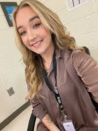 Gina Couch's Instagram, Twitter & Facebook