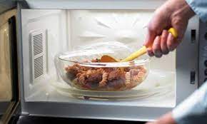 Diyelim ki, normal bir fırında bir keki pişiriyorsunuz. Mikrodalga Firinda Yemek Pisirme Rafinera