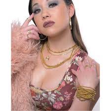 Jessica Strang's Instagram, Twitter & Facebook