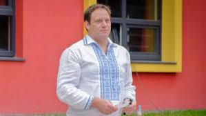 Ia decizii referitoare la toate cadrele didactice. Agora Interviu Cu Directorul Ècolii InternaÈionale Heritage Robert Ford O Societate Care InvesteÈte In EducaÈie Pune Bazele ProsperitÄÈii Èi PÄcii Fiind PregÄtitÄ SÄ FacÄ FaÈÄ ProvocÄrilor Viit