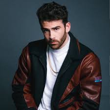 DOESNT PLAY VALORANT ✓ SHOWERS AND WORKS OUT DAILY ✓ CHANGES SHIRTS ✓ SMOL  HEAD=SMOL NOSE ✓ 5HEAD DISCUSSIONS ✓ BANGS PORN STARS INSTEAD OF OUR MOMS ✓  KEEPS GETTING AWAY WITH