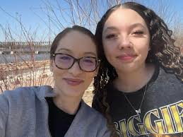 💔 She's only 15. Her whole life is ahead of her. Please wrap your loving  words around Maliyah, who's fighting stage 4 cancer. Her mom is frightened  for them. Maliyah is a