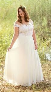 Boho Crop Top Wedding Gown For A Plus Size Bride Studio Levana Wedding Dresses Lace Wedding Dresses Plus Size Wedding