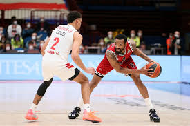 Anche se milano e venezia hanno vinto gli ultimi quattro scudetti assegnati, due a testa, nei playoff si sono incontrate raramente, l'ultima volta nel 2016 ancora all'altezza della semifinale che l'olimpia. Olimpia Milano Basketball Kk Crvena Zvezda Vs Olimpia Milano Breaking The Trend Olimpia Milano Italy Follow Livescore Check Last Match Details Abrilseminario1