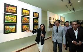 Aliran yang dimaksud ini dapat berupa gagasan pokok yang dicetuskan oleh seseorang, atau mengalir alami muncul sendiri dalam perkembangan seni lukis. Usah Beri Barangan Kepada Kanak Kanak Bajau Laut