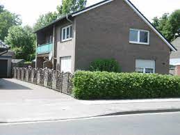 Hier finden sie häuser vieler immobilienportale und durch die einfache & schnelle häusersuche mit intuitiven filtermöglichkeiten ist das ziel traumhaus zum greifen nah. Haus Mieten In Leer Ostfriesland Bingum 8 Aktuelle Angebote Im 1a Immobilienmarkt De