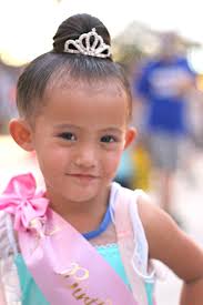While it might not be in your budget for the full bbb i'll outline a few of the hairstyles that are done at the boutique with tools and instructions on how to replicate at home. 10 Bibbidi Bobbidi Boutique Tips For Princess Perfect Memories