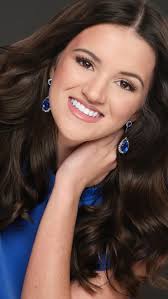 Miss Delaware 2025, Hailey Mack, pulled up (drove 3+ hours 🥹😭🥹) for her  first official headshots and gave exactly what needed to be  given…fierceness! And yes: we're shooting tethered now! 📸🔌💻🔌📺 That