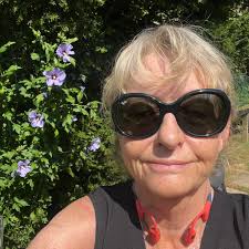 Hello Has anyone had a delivery from Pets at Home that has included our  order of Hills Metabolic prescription food ? It's quite urgent we track  this down as Poppy is recovering