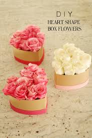 Most hospitals do not provide a vase to patients for keeping flowers. Iisd876 Zc96rm