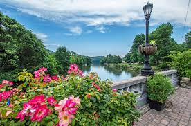 Сад lake lure flowering bridge в сша. Lake Lure Flowering Bridge Lake Lure North Carolina