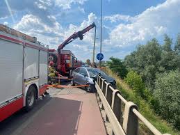 Niestety, ale pięć osób znajdujących się wewnątrz osobówki nie miało najmniejszych szans na przeżycie. Ncjhqrinrxnnfm
