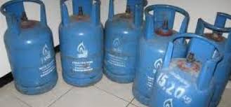 Many lpg suppliers can only offer 45kg gas bottles because they don't have the tankers required to fill larger 90kg & 210kg sized cylinders, but tanker filled 45 kg gas bottle refill price can be less than exchange 45 kg gas bottle prices. Pengamat Kenaikan Gas 12 Kg Dikendalikan Mafia Republika Online