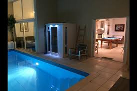 Villa Avec Piscine Interieure Pour 12 Personnes A 30m De La Mer Location Vacances A Jard Sur Mer Clevacances