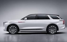 We expect the full specifications any time. Hongqi E Hs9 Is A Chinese Ev Rolls Royce Cullinan Automacha