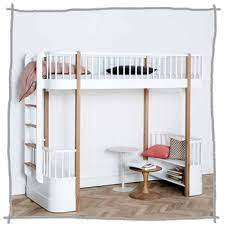 Das schlichte weiße design, kombiniert mit natürlichem eicheholz, sorgt für eine elegante, zeitlos skandinavische optik. Halbhohes Bett Bei Kinder Raume Aus Dusseldorf