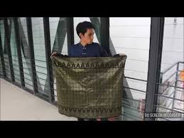 Informasi selengkapnya untuk kain songket. Cara Memakai Songket Melayu Youtube