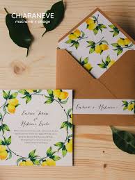 Inviti di nozze lusso con custodia personalizzata e fogli uniti da una nappa. Partecipazioni Matrimonio Stile Siciliano Limoni Matrimonio Rustico Country Inviti Nozze Handmade Paper Design Fields Event Communication