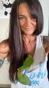 Balancing eccentricities with social connections