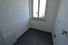 Wir vermieten eine 4 zimmer wohnung mit 84 quadratmeter in neutraubling. 4 Zimmer Wohnung Zu Vermieten Europastrasse 14 93073 Neutraubling Regensburg Kreis Mapio Net