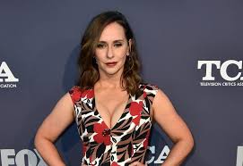 She shared a picture holding up a positive pregnancy test and wrote. 4onr3q1hjmizgm