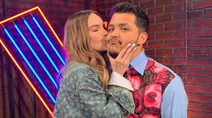 A belinda y christian nodal se les ha visto muy juntos en los últimos días y han demostrado que el cariño que se tienen va más allá de una amistad, pero fue hasta hoy que la producción del programa 'la voz' de tv azteca reveló que hay una relación entre ambos cantantes. Christian Nodal Le Echo En Cara Su Edad A Belinda Enterate Aqui Film Daily