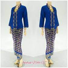 Kain jarik adalah kain yang biasa dipakai sebagai penutup tubuh bagian bawah bagi wanita maupun pria zaman dahulu. Model Bawahan Batik Wiru