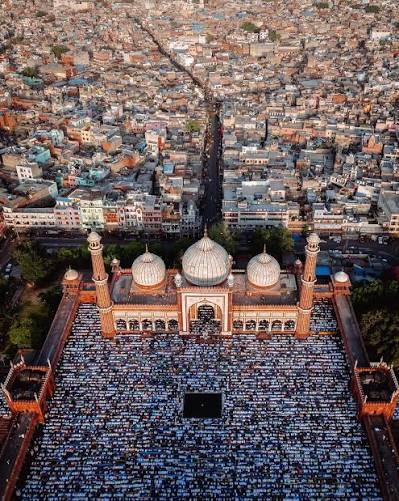 Chauburja Mosque on Kamla Nehru Ridge in Delhi