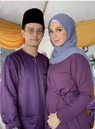How old is izreen azminda izreen azminda age izreen azminda bio izreen azminda biography izreen azminda birthday izreen azminda wikipedia izreen azminda info izreen azminda. Tak Boleh Bau Minyak Masak Rajin Kemas Rumah Idam Anak Perempuan Izreen Azminda Hamil Empat Bulan Keluarga