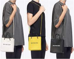 บาเลนเซียก้าเผยกระเป๋า sharp bag ไอเท็มพิเศษของคอลเลคชั่นฤดูใบไม้ร่วง 2019 สำหรับคอลเลคชั่นฤดูใบไม้ร่วงนี้ บาเลนเซียก้า (balenciaga) ขอนำเสนอกระเป๋ารุ่น. Vlazhen Dar Napodobyava Balenciaga à¸à¸£à¸°à¹€à¸› à¸² Staria Dobrich Com