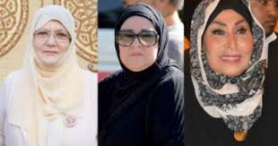 حقيقة وفاة الفنانة دلال عبد العزيز نشرت عدد من المواقع الإخبارية الفنية والحسابات الناشطة على مواقع التواصل الاجتماعي، فجر السبت، نبأ وفاة الفنانة المصرية دلال عبد العزيز عن عمر 61 عاماً. Mgmc9vi3tjzv M