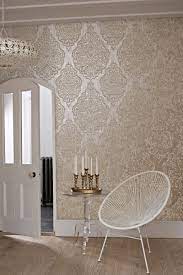Gorgeous Large Scale Damask Wallpaper Design On A Soft Gold Metallic Background Best Living Room Wallpaper Wallpaper Living Room Living Room Decor