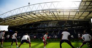 2021 champions league final mateu lahoz, 44, is the first spaniard to referee the uefa champions league final since manuel enrique mejuto gonzález in 2005. Man City Vs Chelsea The Champions League Final Preview Football News Al Jazeera