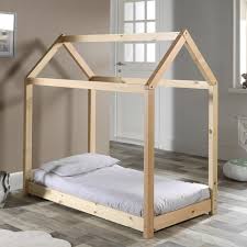 Le cadre à lattes avec 11 bandes (68 x 16 mm) est déjà inclus dans la livraison. Lit Cabane 70x140 Avec Sommier Naturel Alva