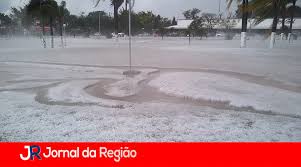 (9 significados de sonhar com chuva de granizo) para estar em um banho claro de chuva, denota que o prazer vai ser apreciado com o entusiasmo da juventude ea prosperidade virá a você. Prefeitura Aciona Equipes De Manutencao Apos Chuva De Granizo Jornal Da Regiao