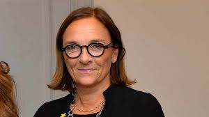 Svenska Hélène springer med OS-facklan mot Pyeongchang