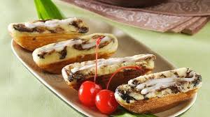 Kamu bisa membuat sendiri kue pukis yang empuk, mengembang sempurna dengan rasa gurih legit yang nikmat. Cara Membuat Kue Pukis Klasik Yang Enak Dilengkapi Resep Kue Pukis Aneka Varian Lainnya Halaman 3 Tribunnews Com Mobile
