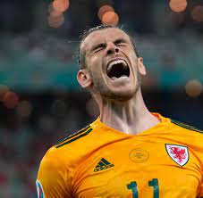 Italien legt in rom überragend los, gewinnt 3:0. 9xxn0 V9hkbk8m