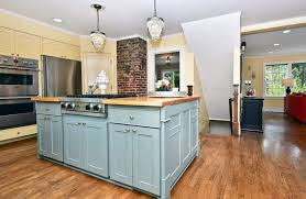 When we think of 'cottage style' some of the elements that strike our mind are fresh colors, comfortable furnishings, organic textures, floral patterns, and other natural elements. 25 Cottage Kitchen Ideas Design Pictures Designing Idea