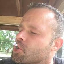 Wade Schings's Instagram, Twitter & Facebook