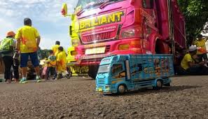 Keren 31 sketsa gambar mobil truk jumpa lagi sobat modifikasi periode ini dunia otomotif banyak melahirkan sesuatu baru dan keren untuk diketahui peminat otomotif baik mobil ataupun motor. Get Cara Gambar Truk Oleng Gif Blog Garuda Cyber