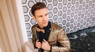 Lead singer syndrome (with shane told) is a podcast where 15 year touring veteran shane told (of silverstein) interviews other lead singers to talk about what it's really like to front a professional, touring, rock 'n roll band. Dance Gavin Dance Archives Burning Hot Events