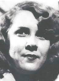 Betsy Mcewen's Instagram, Twitter & Facebook