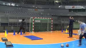 Grand besançon doubs handball et massy essonne handball participe au championnat lnh proligue, france. Entrainement Gardien Handball Cyril Dumoulin
