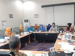 Program studi pendidikan profesi bidan program sarjana program profesi. Presentasi Usulan Pendirian Prodi Profesi Bidan Prodi D Iv Teknologi Laboratorium Medik Dan Prodi D Iv Promosi Kesehatan Di Llldikti Wilayah Ii Tahun 2019 Politeknik Kesehatan Kementerian Kesehatan Palembang