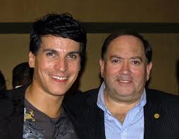 L-R) Carlos Leon & Board Member Bob McNutt