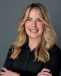 Liz Whalen's Instagram, Twitter & Facebook