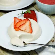 Coconut milk recipes are delicious! Easy Coconut Panna Cotta Dairy Free Paleo Detoxinista